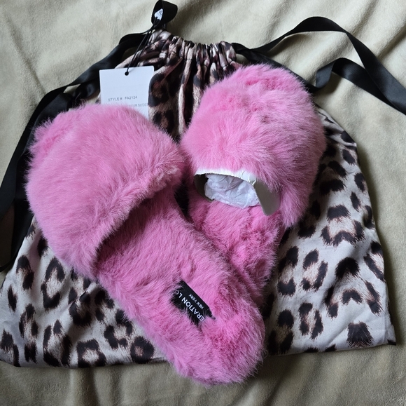Generation Love ROSE Slippers SMALL Slides Open Toe Faux Fur Comfort $85 NEW - Picture 5 of 8